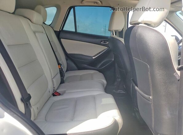 JM3KE2DY4G0719274 2016 MAZDA CX-5 White Vista interior trasera