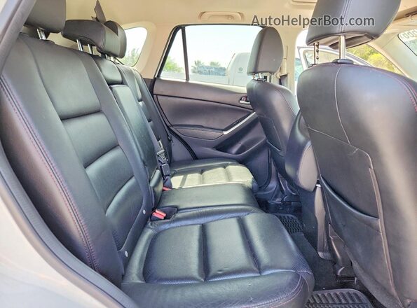 JM3KE2DY9G0859157 2016 MAZDA CX-5 White Vista de los asientos traseros
