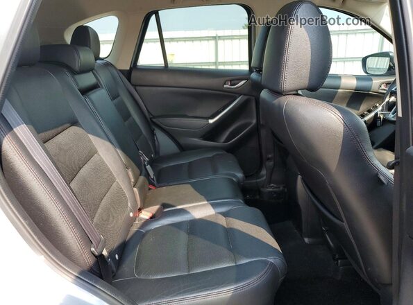JM3KE2DYXG0641163 2016 MAZDA CX-5 Silver Rear interior view
