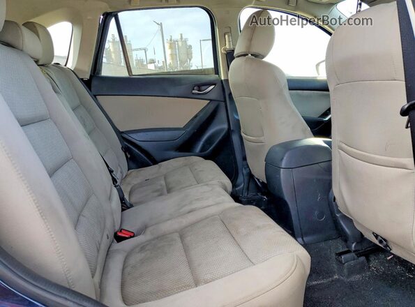 JM3KE4CYXG0791366 2016 MAZDA CX-5 Угольный Вид задней части салона