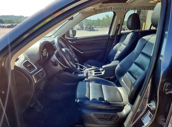 JM3KE4DY2G0682267 2016 MAZDA CX-5 Gray Front interior view