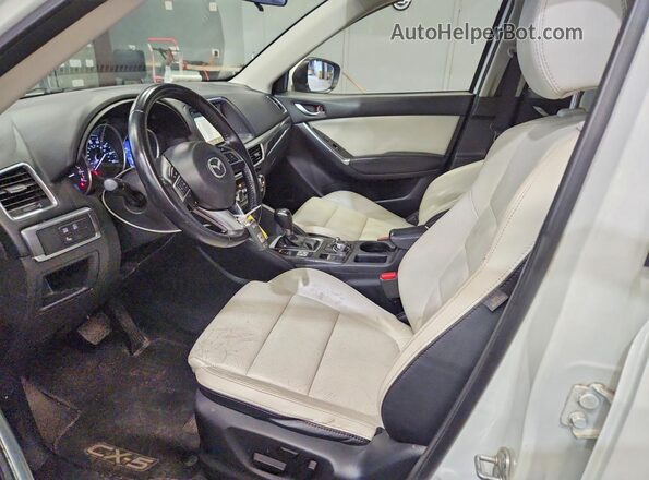 JM3KE4DY2G0907836 2016 MAZDA CX-5 Белый Вид салона спереди
