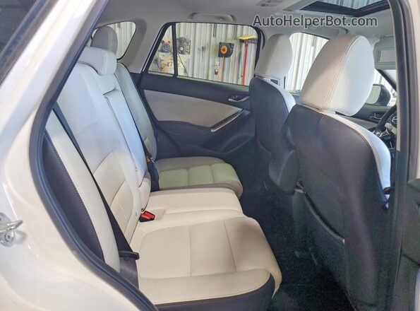 JM3KE4DY4G0748754 2016 MAZDA CX-5 White Вид задньої частини салону