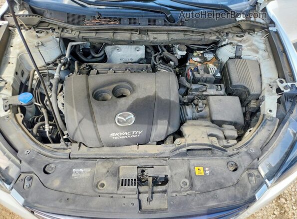 JM3KE4DY5G0669223 2016 MAZDA CX-5 White Rear interior view