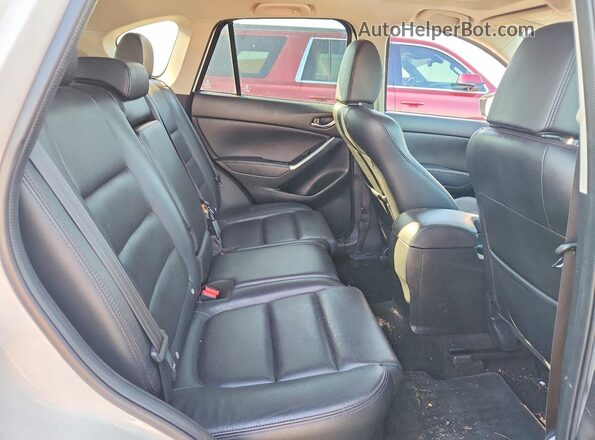JM3KE4DY6G0649482 2016 MAZDA CX-5 White Widok wnętrza z tyłu