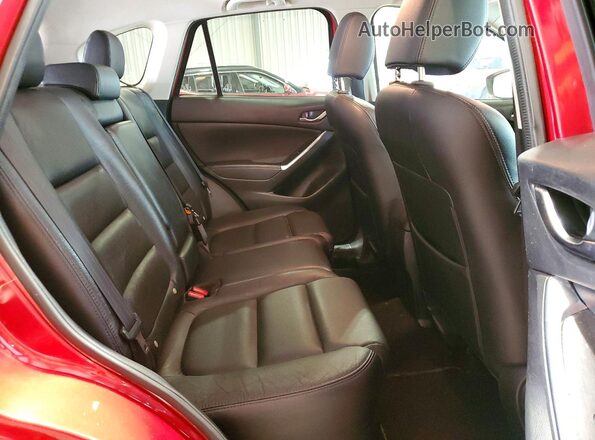 JM3KE4DY8G0895403 2016 MAZDA CX-5 Red Widok wnętrza z tyłu