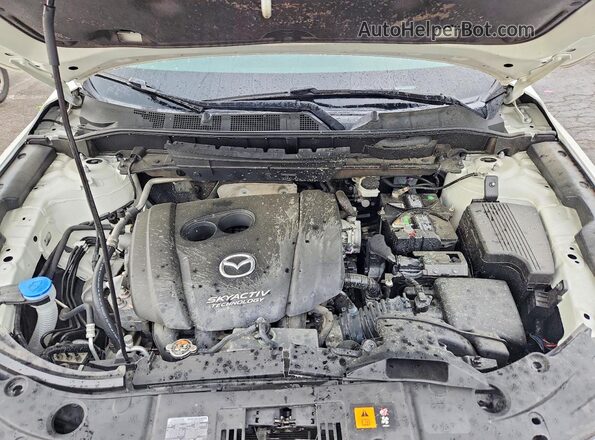JM3KFABM1J1418020 2018 MAZDA CX-5 White Vista del compartimento del motor