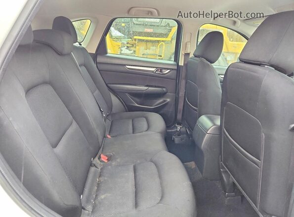 JM3KFABM1J1418020 2018 MAZDA CX-5 White Vista interior trasera