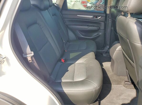 JM3KFABM2K1504633 2019 MAZDA CX-5 White Հետևի նստատեղերի տեսք