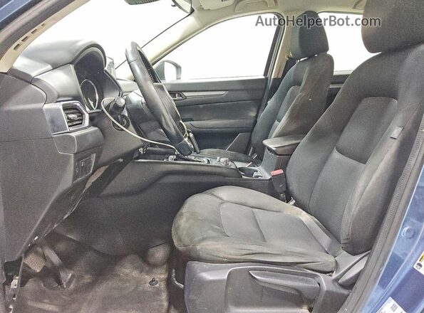 JM3KFABMXJ1420655 2018 MAZDA CX-5 Blue Widok wnętrza z przodu