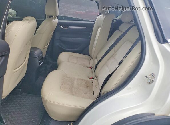JM3KFACL2H0100929 2017 MAZDA CX-5 White Vista de los asientos traseros