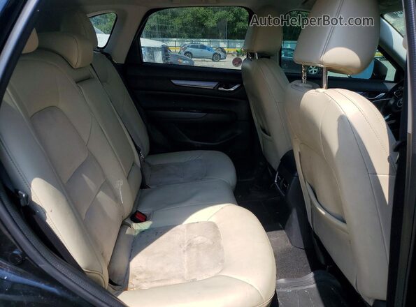 JM3KFACL3H0132658 2017 MAZDA CX-5 Black Widok tylnych siedzeń