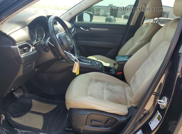 JM3KFACL3H0132658 2017 MAZDA CX-5 Black Widok wnętrza z przodu