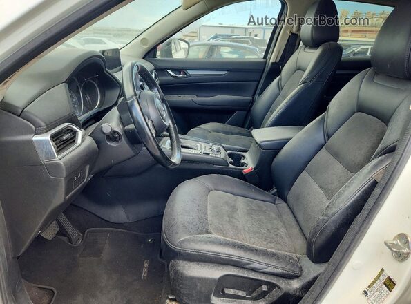 JM3KFACM2J1399315 2018 MAZDA CX-5 White Вид салону спереду