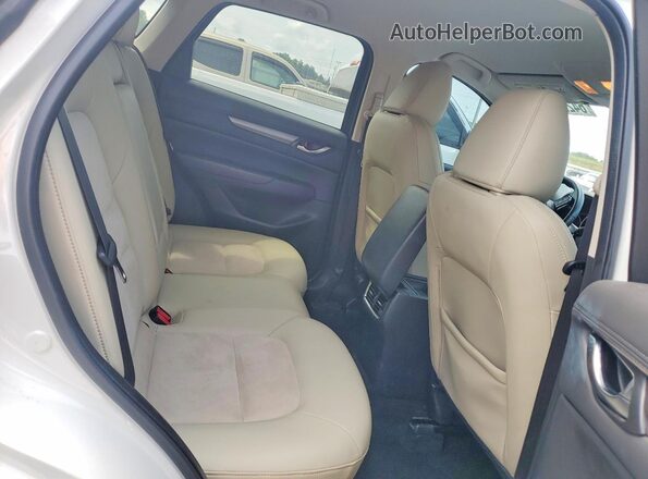 JM3KFACM3L0738964 2020 MAZDA CX-5 Белый Вид задней части салона