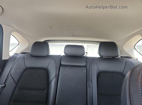 JM3KFACM6K0668892 2019 MAZDA CX-5 White Widok tylnych siedzeń