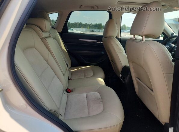 JM3KFACM6L0812975 2020 MAZDA CX-5 White Widok wnętrza z tyłu