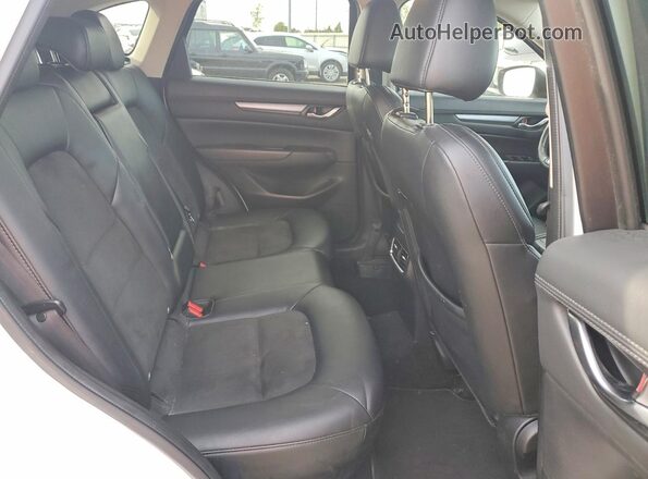 JM3KFACMXK1588862 2019 MAZDA CX-5 White Вид задньої частини салону