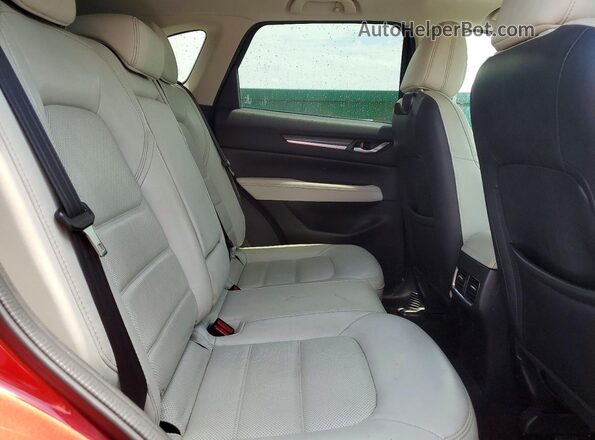 JM3KFADM2J0427635 2018 MAZDA CX-5 Red Widok wnętrza z tyłu