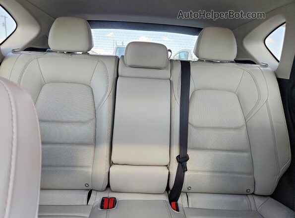 JM3KFADM2L0802345 2020 MAZDA CX-5 Red Widok tylnych siedzeń