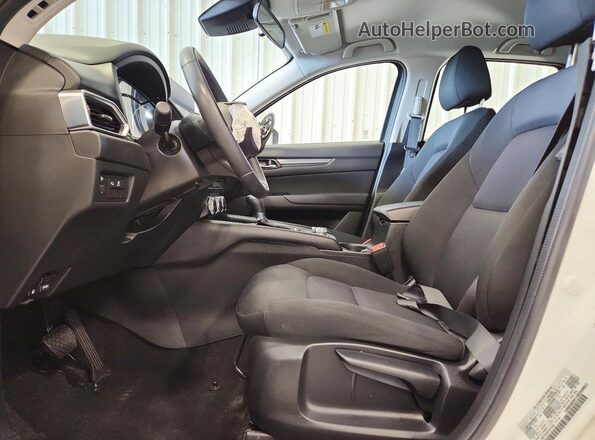 JM3KFBAM4P0215340 2023 MAZDA CX-5 White Вид салону спереду