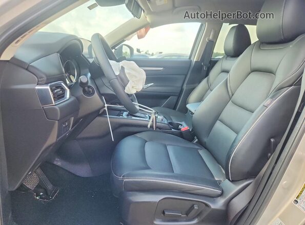 JM3KFBBL4R0487170 2024 MAZDA CX-5 Silver Widok wnętrza z przodu