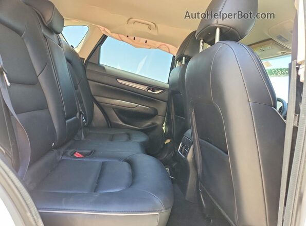 JM3KFBBL8R0421883 2024 MAZDA CX-5 White Widok wnętrza z tyłu