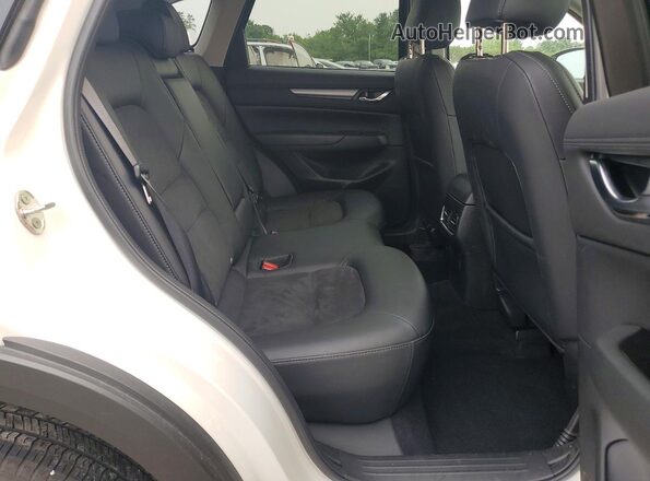 JM3KFBBM9P0215753 2023 MAZDA CX-5 White Widok wnętrza z tyłu