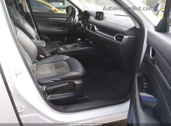 JM3KFBCL1H0114424 2017 MAZDA CX-5 White Вид салону спереду