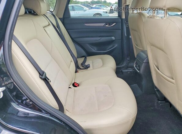 JM3KFBCL1H0225913 2017 MAZDA CX-5 Black Вид задньої частини салону