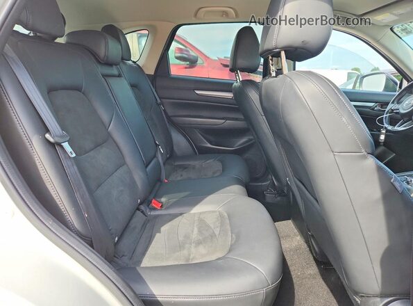 JM3KFBCL2H0163356 2017 MAZDA CX-5 White Widok wnętrza z tyłu