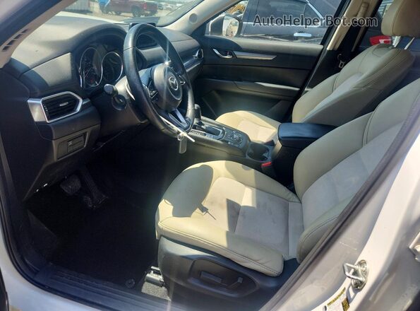 JM3KFBCL4H0144713 2017 MAZDA CX-5 White Вид салону спереду