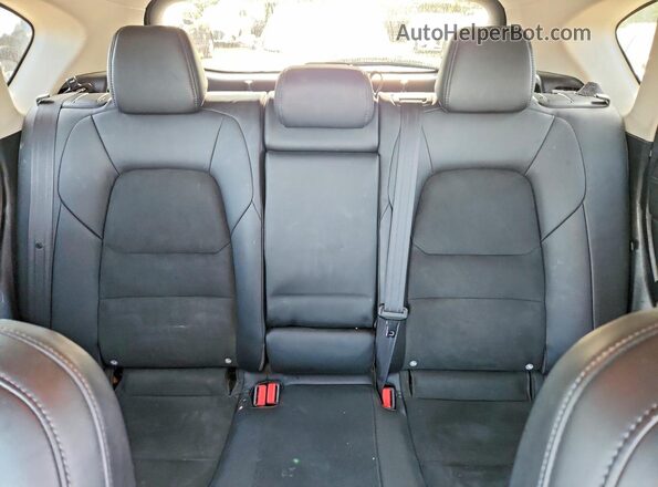 JM3KFBCL4H0181356 2017 MAZDA CX-5 Red Widok tylnych siedzeń