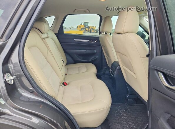 JM3KFBCL4H0205655 2017 MAZDA CX-5 Gray Вид задньої частини салону
