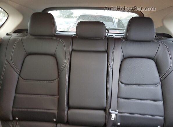 JM3KFBCLXS0671386 2025 MAZDA CX-5 White Vista de los asientos traseros