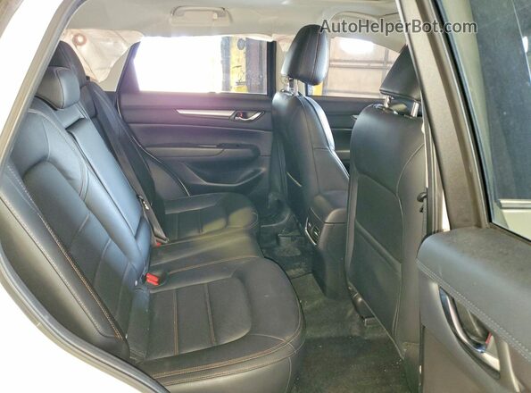 JM3KFBCM0M1499956 2021 MAZDA CX-5 White Rear interior view