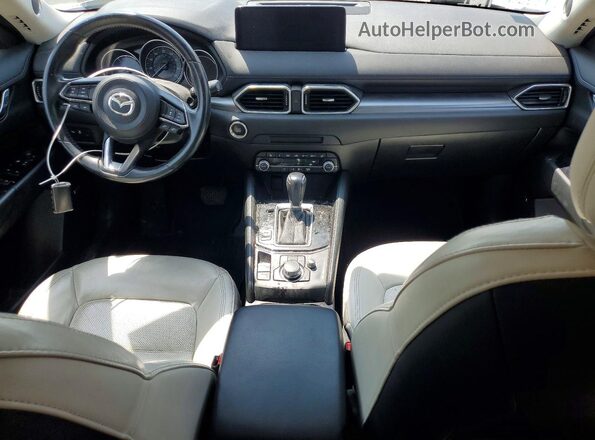 JM3KFBCM1M1385982 2021 MAZDA CX-5 White Vista del salpicadero