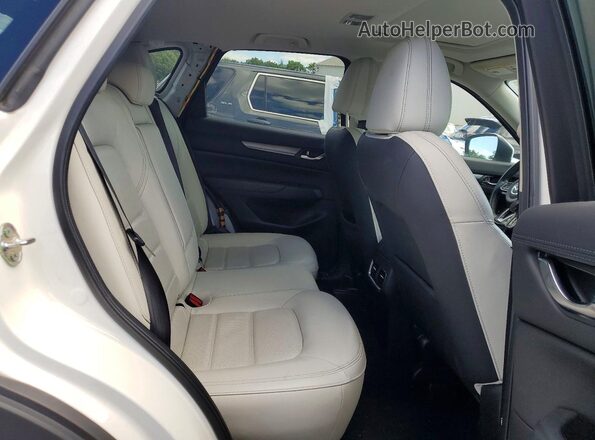 JM3KFBCM3M1410865 2021 MAZDA CX-5 White Вид задньої частини салону