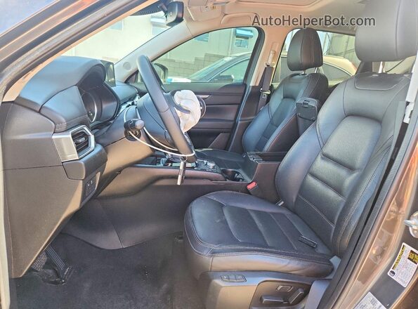 JM3KFBCM3P0110124 2023 MAZDA CX-5 Gray Widok wnętrza z przodu