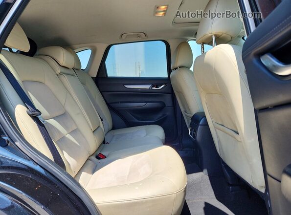 JM3KFBCM7J0390556 2018 MAZDA CX-5 Черный Вид задней части салона