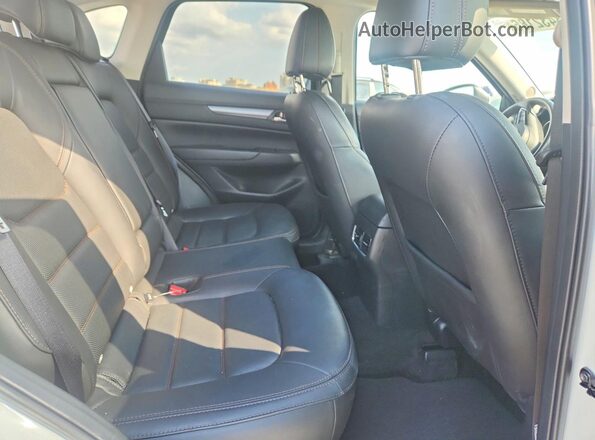 JM3KFBCM7P0130327 2023 MAZDA CX-5 White Widok tylnych siedzeń