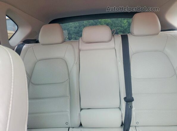 JM3KFBDL5H0126834 2017 MAZDA CX-5 Red Widok tylnych siedzeń