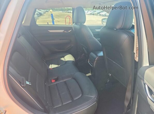 JM3KFBDL5R0422468 2024 MAZDA CX-5 White Widok wnętrza z tyłu