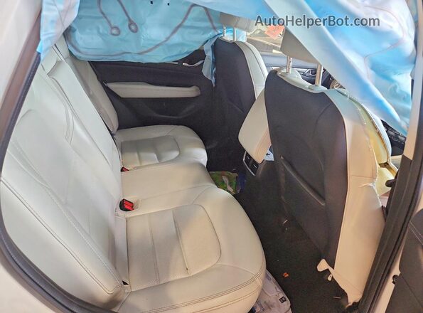 JM3KFBDL6H0177632 2017 MAZDA CX-5 White Widok tylnych siedzeń