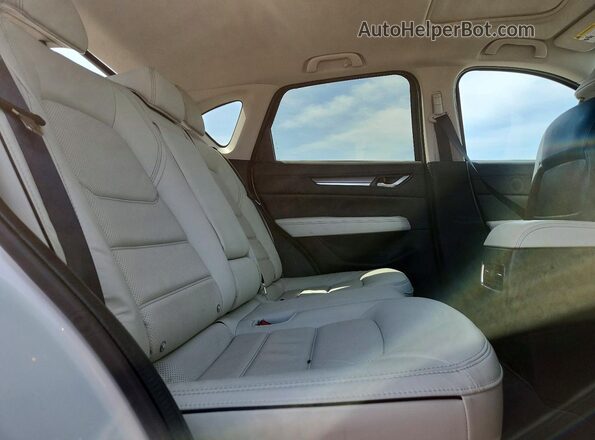 JM3KFBDL7R0503858 2024 MAZDA CX-5 White Vista interior trasera