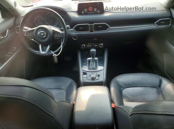 JM3KFBDL8H0220240 2017 MAZDA CX-5 Red Vista del salpicadero