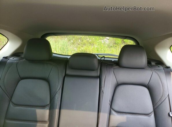JM3KFBDL8H0220240 2017 MAZDA CX-5 Red Vista de los asientos traseros