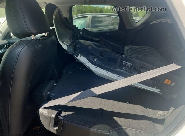 JM3KFBDM2J0464450 2018 MAZDA CX-5 White Вид задніх сидінь