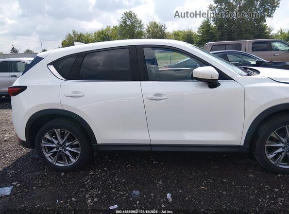 JM3KFBDM2M0336312 2021 MAZDA CX-5 White Rear interior view