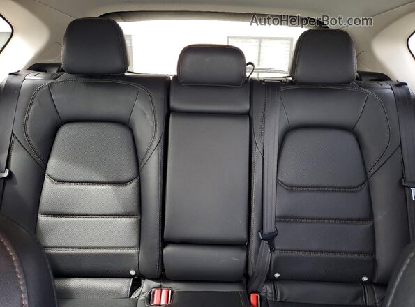 JM3KFBDM7K0519671 2019 MAZDA CX-5 White Vista de los asientos traseros